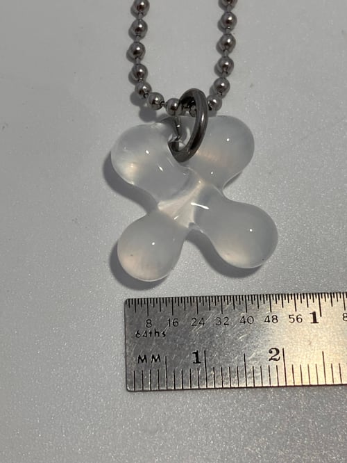 Image of hot glue clover 