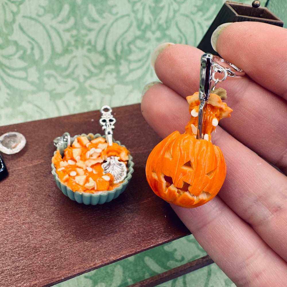 Image of Exploding Head Pumpkin and Bowl EARRINGS