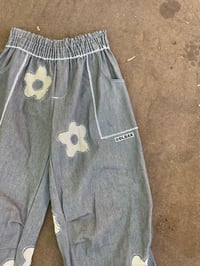 Image 2 of GREY FLEURS PANT