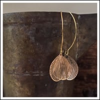 Image 3 of Ginkgo Petal (pins)