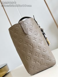 Image 12 of LV Empreinte Tote