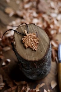 Image 3 of Maple Leaf - Pendant Necklace 