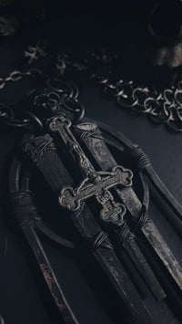 Image 3 of Cathedral window vi 