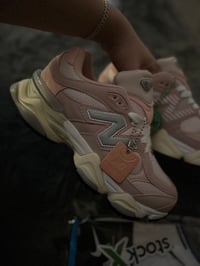 Image 1 of NB pink🌸