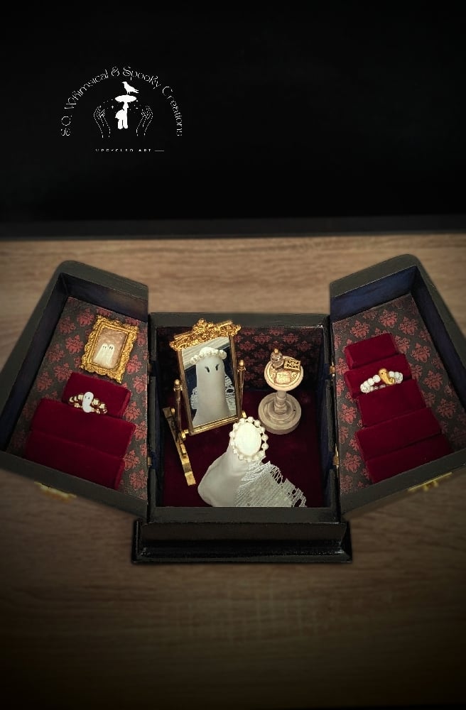 Image of (FREE U.S. SHIPPING) "Dearly Departed" Ring Box With 2 Ghost Rings