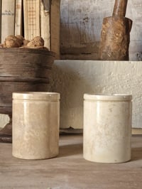 Image 2 of Le lot de 2 pots en grès 