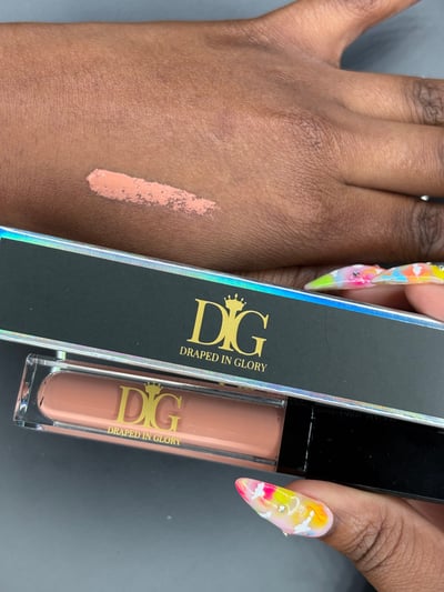 Image of yearning liquid lipstick with LED & mirror 