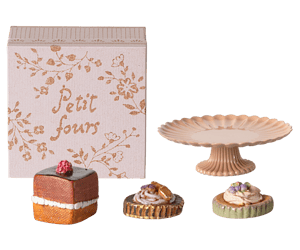 Image of Maileg - Cakes and Came Stand Mini