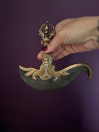 Image 1 of Magnifique Kartika, couteau rituel tibétain en forme de croissant de lune, bronze massif, 1950-70