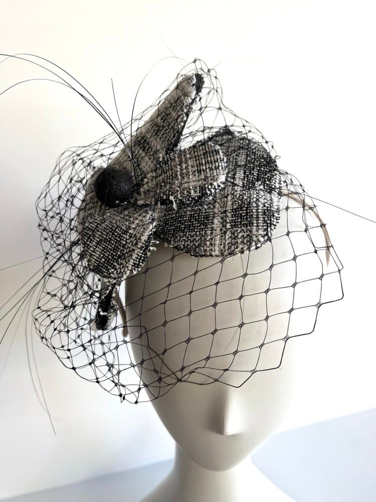 Image of Black/cream flowers w veiling