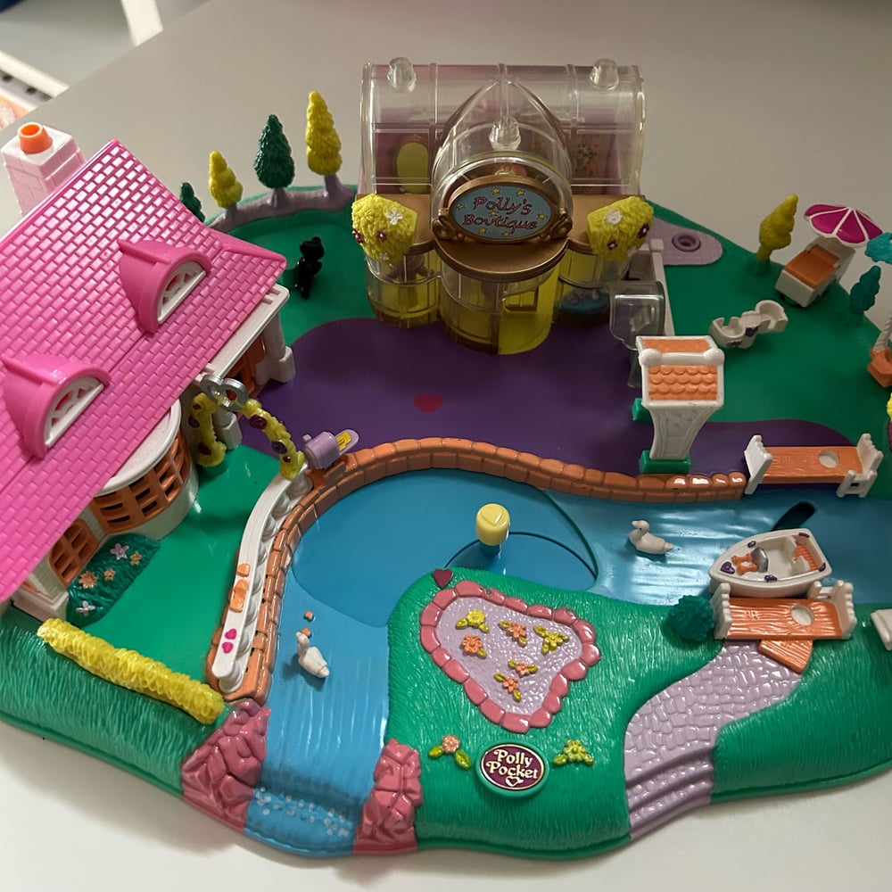 Image of Polly pocket magical movin pollyville