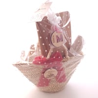 Image 3 of Set Cesta Especial Papelería | Regalos Fin de Curso | Detalles para Profes