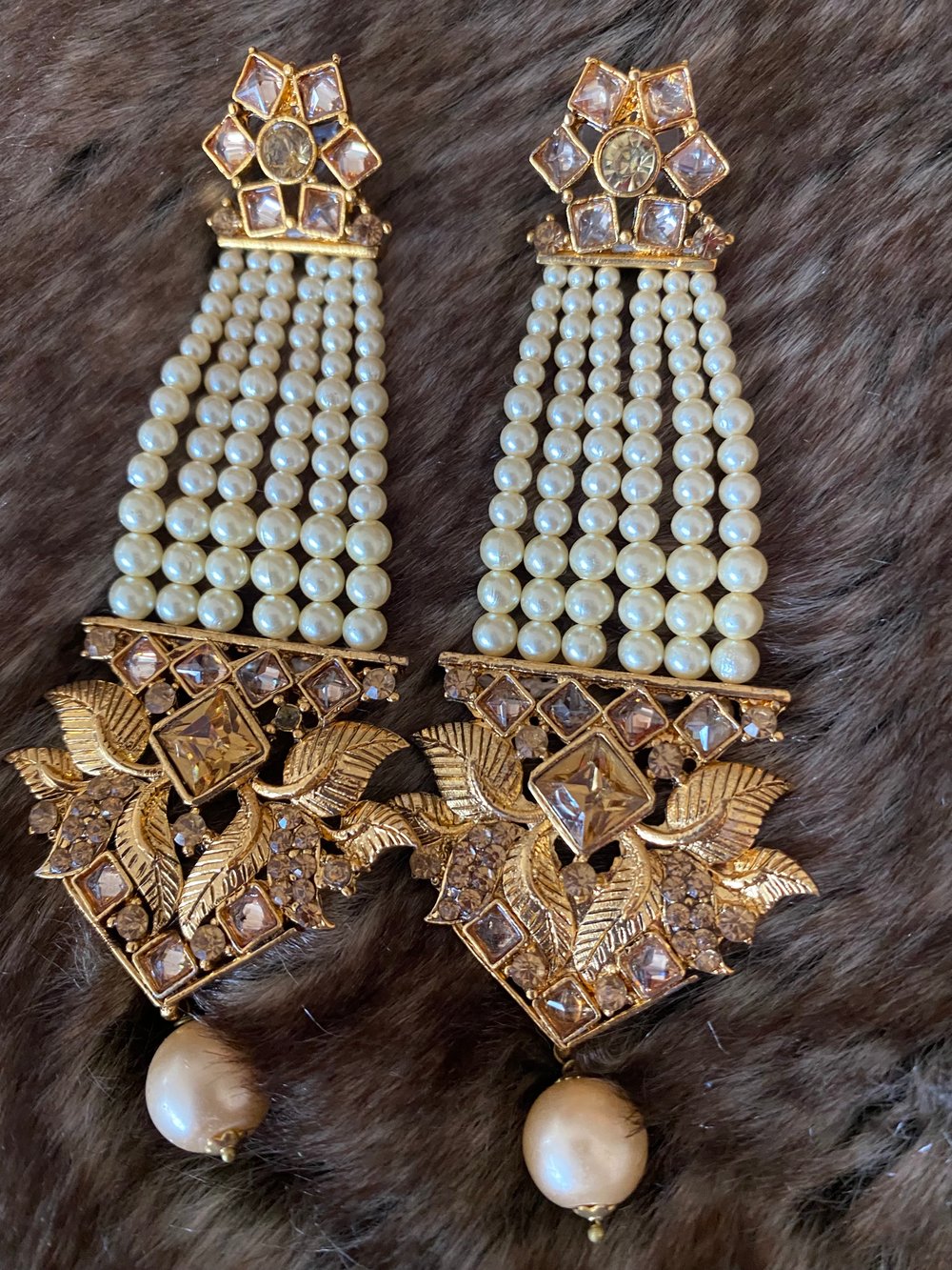 Peals earrings 