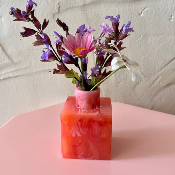 Image of Square Vase - Peach/Amber/White