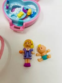 Image 2 of Polly Pocket vintage médaillon coeur rose complet