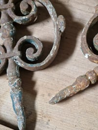 Image 3 of Les ornements en fonte (lot de 2) 