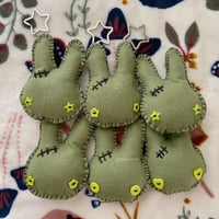 FRANKENBUN KEYCHAIN (¬ ´ཀ` )¬ ☆
