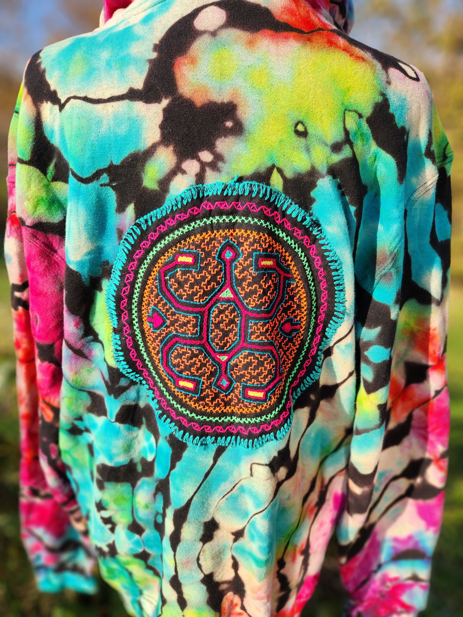 Image of Wild style shipibo Hoodie size Med