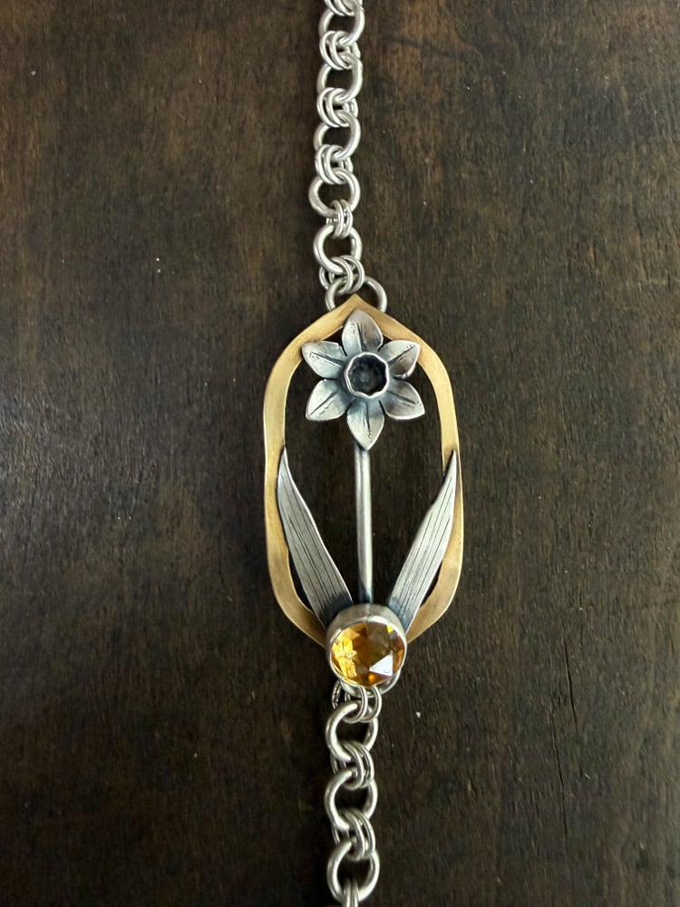 Image of Trumpets of Spring Daffodil Bracelet