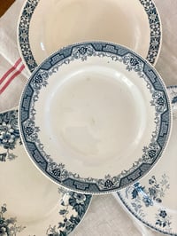 Image 6 of Assiettes dépareillées Terre de fer - début XXe