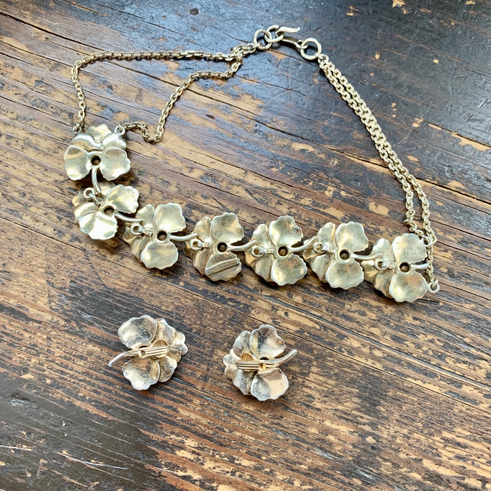Nettie Rosenstein Necklace & Earring Set