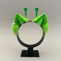 Image 1 of Green Heart Alien Kitten