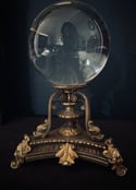 Boule de cristal de 11cm et son support en bronze, 1910-20