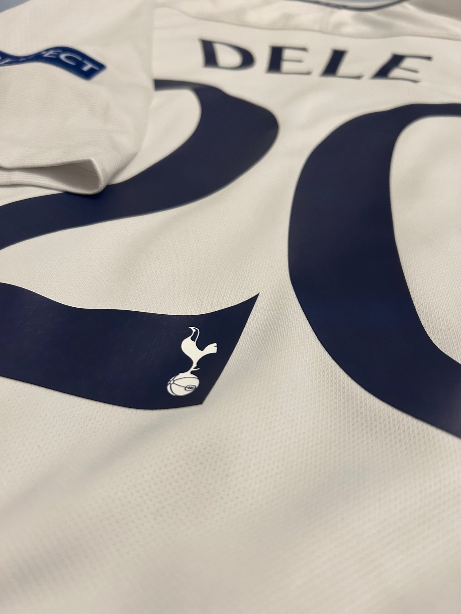 Image of Tottenham Hotspur “DELE 20” 2017/18 Home Shirt + patches (L)