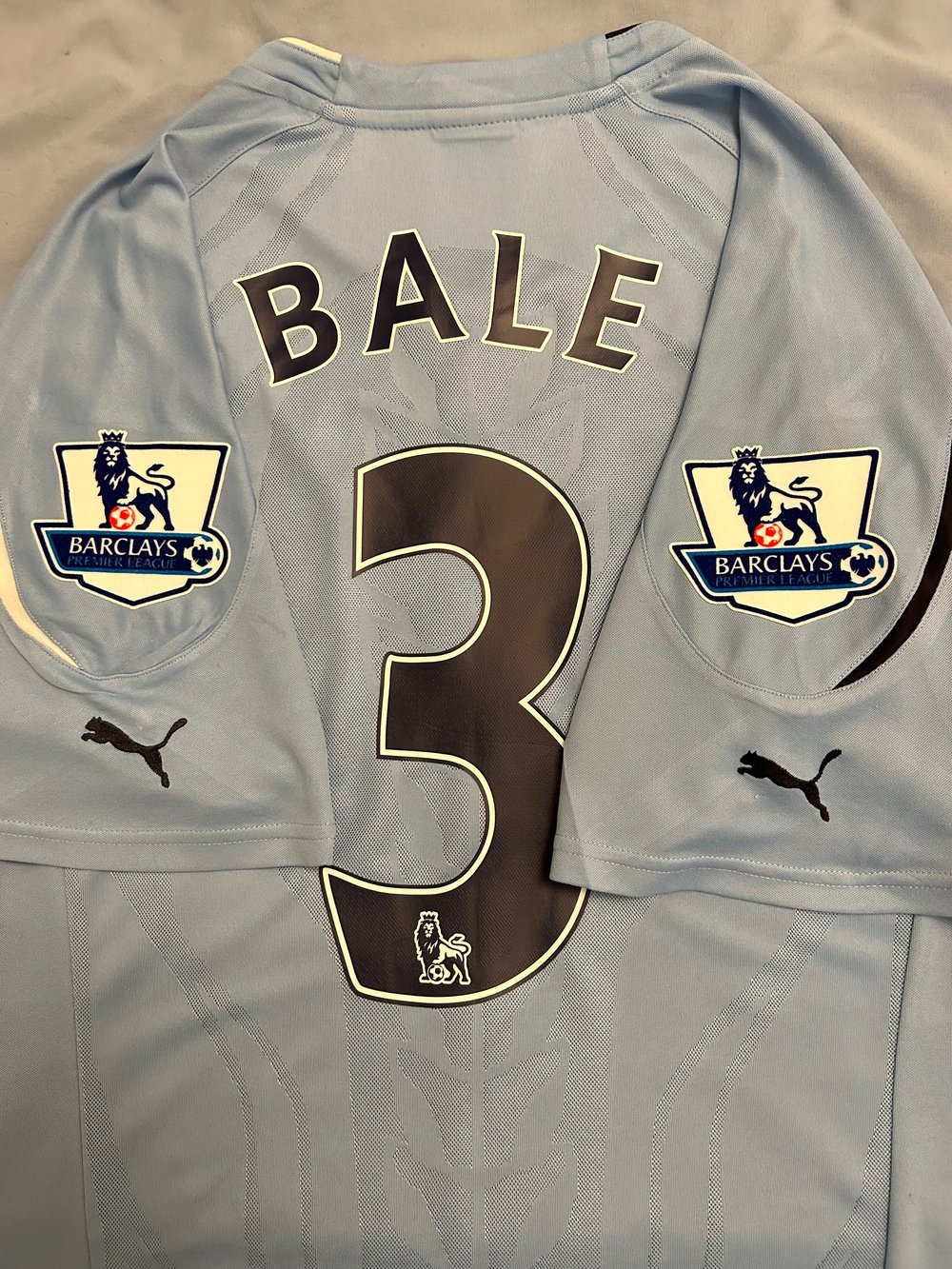 Image of Tottenham Hotspur “BALE 3” 2010/11 Away Shirt + PL patches (L)
