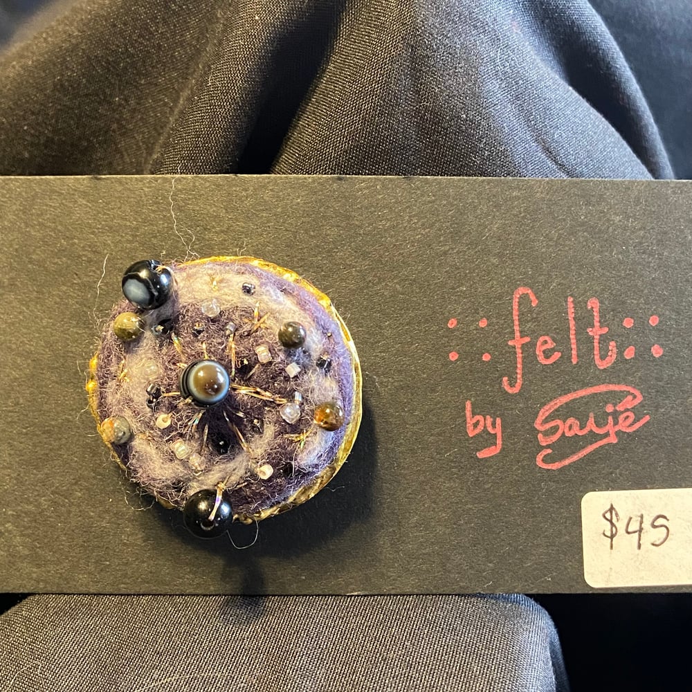 ::felt:: Galaxy Pin-Brooch