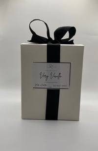 Image 3 of Very vanilla candle 