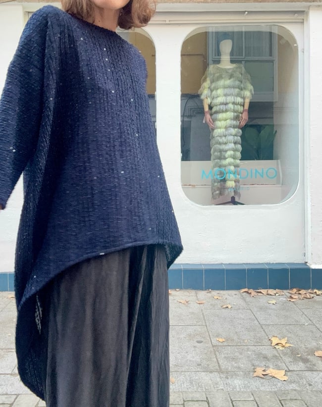 AMAZONA KAFTAN IN MIDNIGHT BLUE SEQUINS 