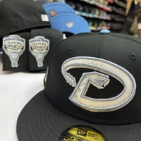 Image 2 of New Era 59Fifty Black - Glow 
