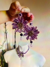 Image 3 of 💜🌼Beaded African Daisy Hoops🌼💜