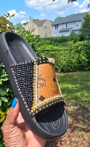 Image of Mackin cutie Slides