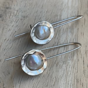 Image of Pearl earrings