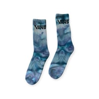Image 1 of M/L Adult VANS Hand-Dyed Crew Socks in Moody Blues Ice Dye