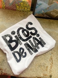 Image 4 of Camiseta bordada a man. BICOS DE NAI branca. Varias tallas. ⚠️Feita por encarga: