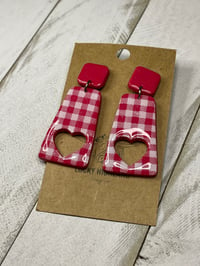 Red gingham hollow heart dangles 