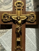 Crucifix Art Déco en bois et laiton, 1920