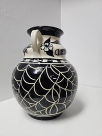 Image 5 of Vase 13 - Webs