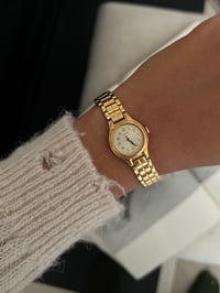 Image 2 of Vintage Gold Tone Pulsar Dainty Riund Dial