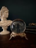 Boule de cristal de 13cm et son support en bronze massif du XIXème siecle, têtes de lions.