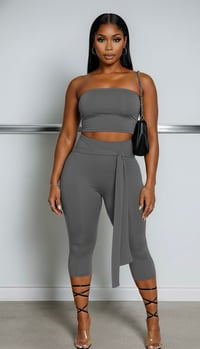 Image 2 of The Confidence Capri Set(2 colors)