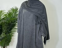 Image 3 of grey jersey hijāb