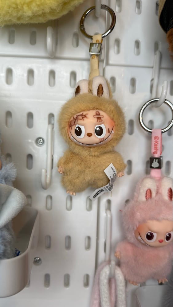 Image of Labubu Pin For Love 1