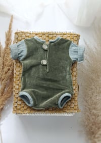 Image 1 of Photo prop | Newborn boys bodysuit Amir | khaki green
