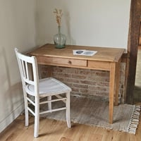 Image 1 of Petite table ancienne