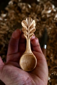 Image 2 of ~ Oak Leaf Handle Scoop 