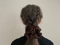 Image 6 of SCRUNCHIE OVERSIZED CHOCOLATE/CZEKOLADA